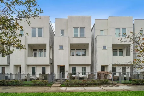 $3,000 | 128 Pierce Street, Houston, TX 77002