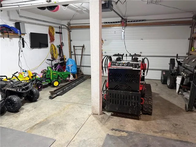 $299,900 | 2202 Meadow Trail, St. Joseph, MO 64503