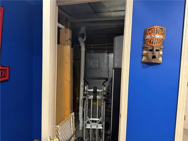 $299,900 | 2202 Meadow Trail, St. Joseph, MO 64503