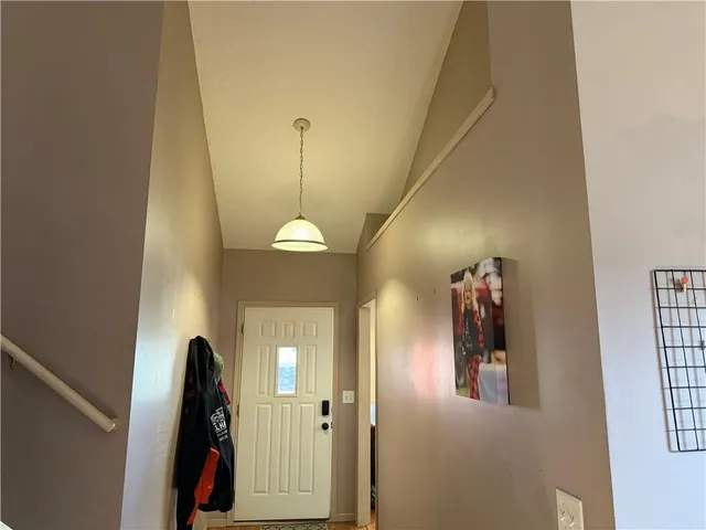 $299,900 | 2202 Meadow Trail, St. Joseph, MO 64503