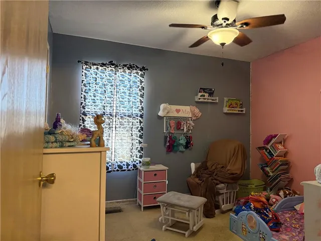 $299,900 | 2202 Meadow Trail, St. Joseph, MO 64503