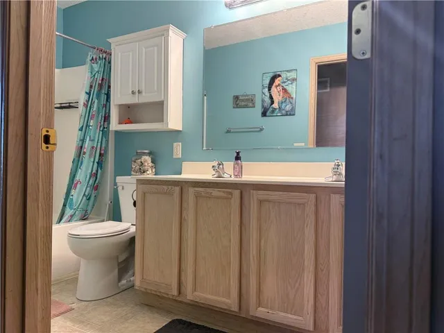 $299,900 | 2202 Meadow Trail, St. Joseph, MO 64503