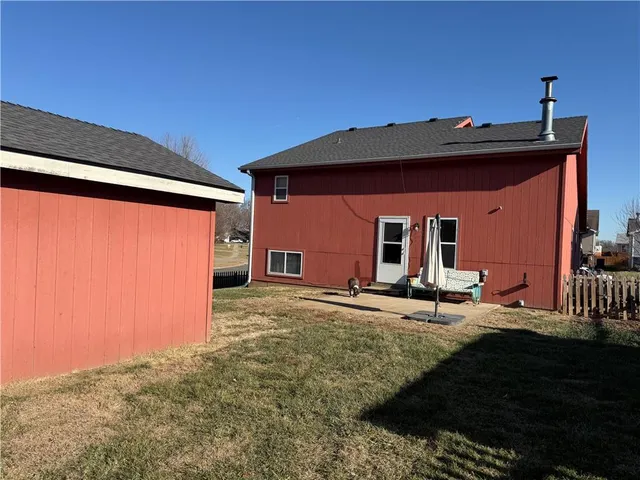 $299,900 | 2202 Meadow Trail, St. Joseph, MO 64503