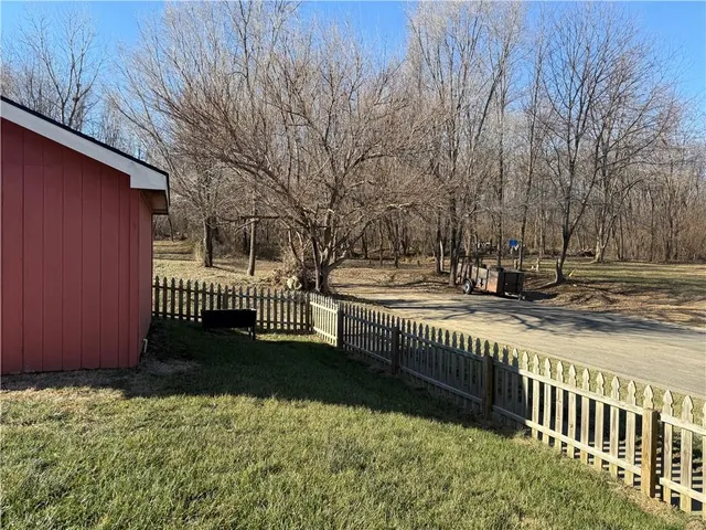 $299,900 | 2202 Meadow Trail, St. Joseph, MO 64503