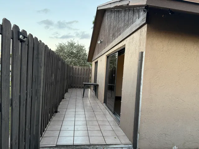 $2,200 | 1389 Pines Lane, West Palm Beach, FL 33415