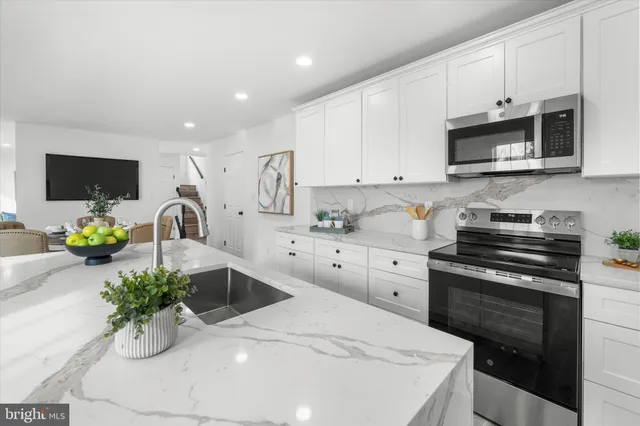 $579,900 | 105 Berry Drive, Wilmington, DE 19808