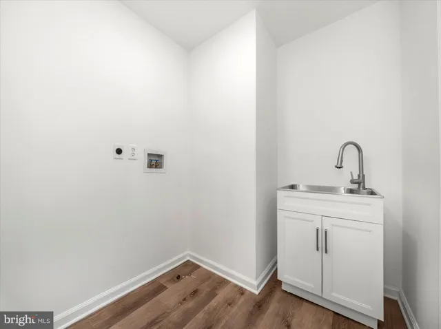 $579,900 | 105 Berry Drive, Wilmington, DE 19808