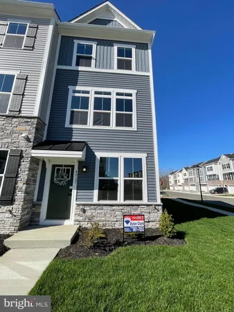 $2,695 | 4927 Dunhaven Drive, Fredericksburg, VA 22408