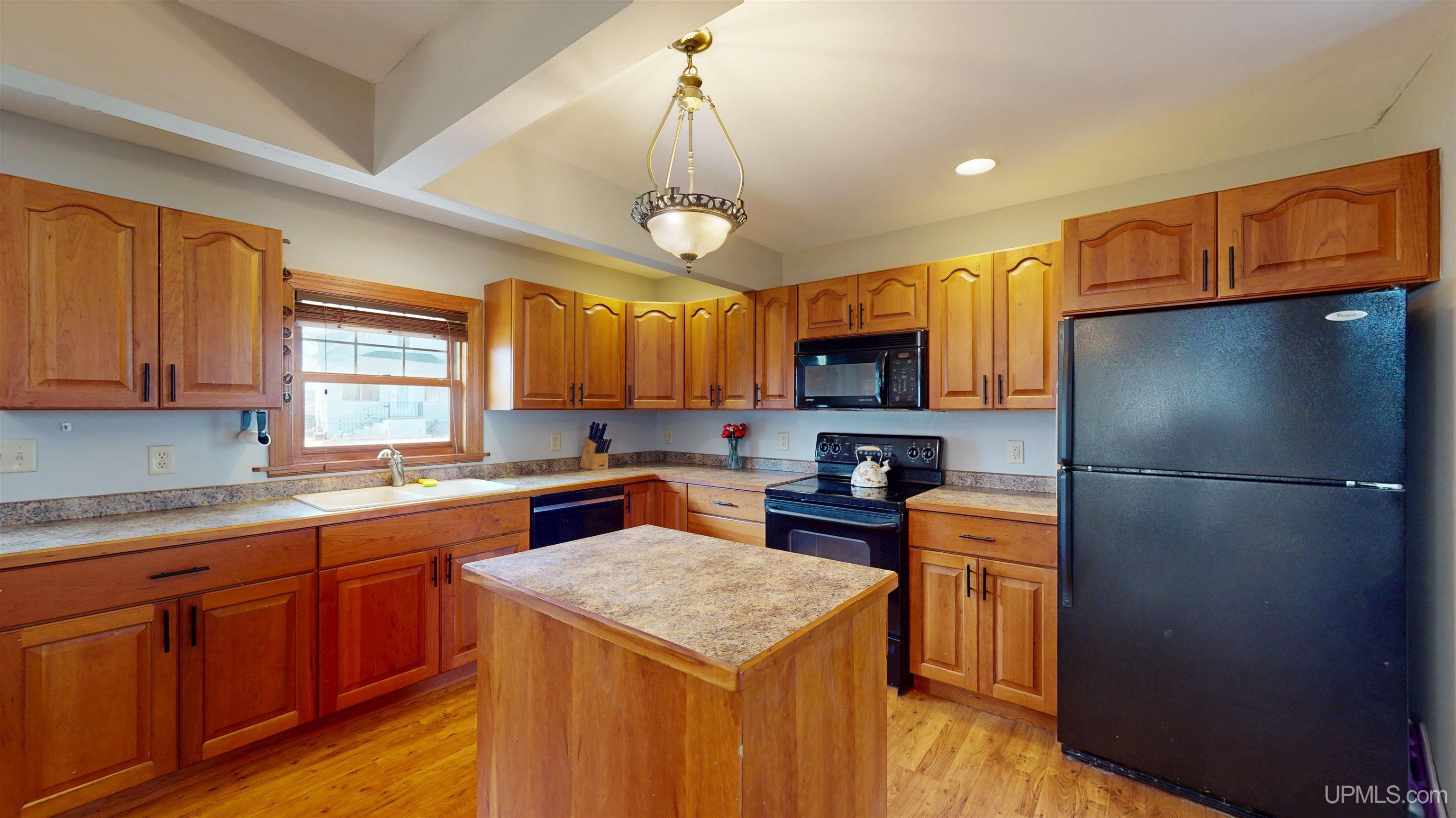 434 West Ridge Street Marquette, MI 49855 - Photo 4 of 42 Gallery Image 4