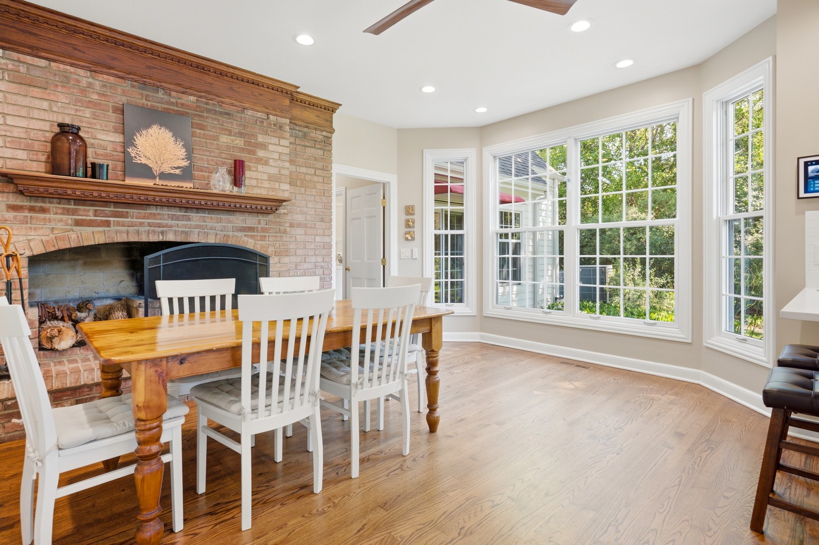 233 Valley Road Cary, IL 60013 - Photo 9 of 38