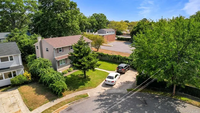 $3,300 | 4 Quaker Court, West Babylon, NY 11704