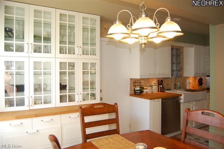 4941 South Sedgewick Road Cleveland, OH 44124 - Photo 10 of 25 Gallery Image 10