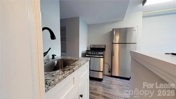 $1,100 | 428 Hawthorne Lane, Unit 7, Charlotte, NC 28204