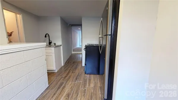 $1,100 | 428 Hawthorne Lane, Unit 7, Charlotte, NC 28204
