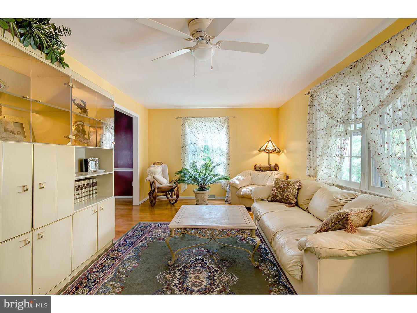 108 Shenandoah Road Cinnaminson, NJ 08077 - Photo 4 of 24 Gallery Image 4