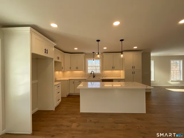 $639,000 | 277 Moosup Pond Road, Plainfield, CT 06354