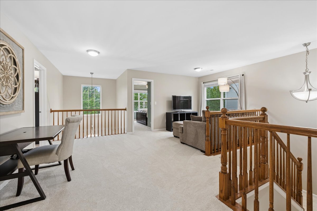 327 Shelbourne Road Volo, IL 60073 - Photo 15 of 43