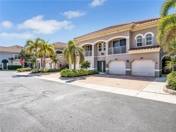 $368,900 | 8561 Evernia Court, Unit 203, Estero, FL 34135