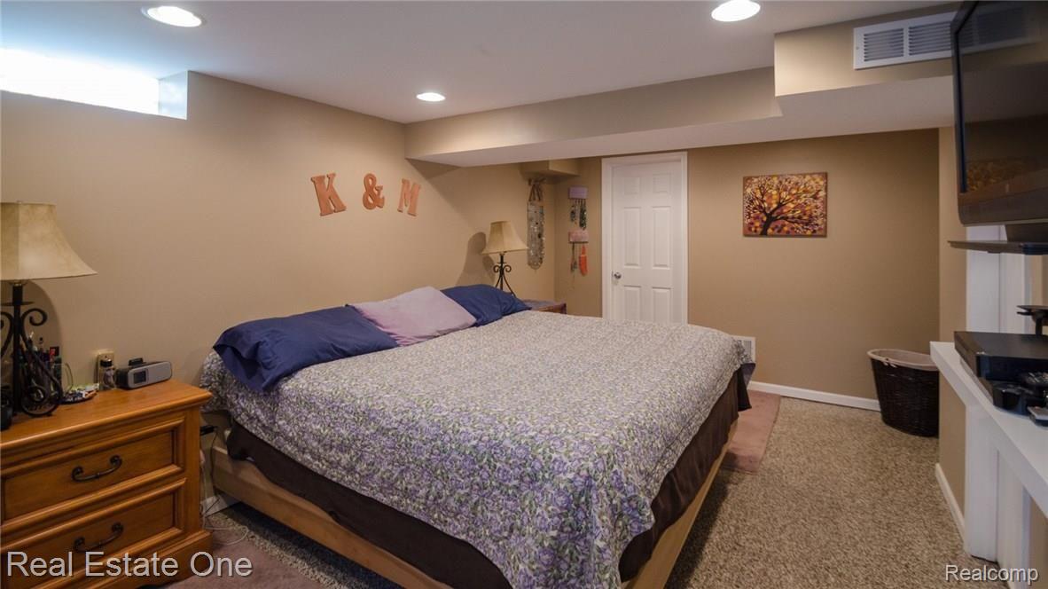 43582 Stuart Court Canton, MI 48187 - Photo 34 of 41 39_35.jpg