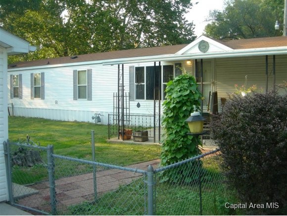201 North Redwood Road Athens, IL 62613 - Photo 1 of 20 Gallery Image 1