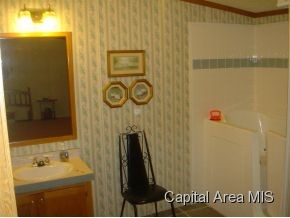 201 North Redwood Road Athens, IL 62613 - Photo 16 of 20 Gallery Image 16