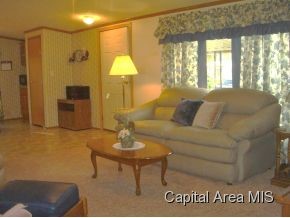 201 North Redwood Road Athens, IL 62613 - Photo 7 of 20 Gallery Image 7