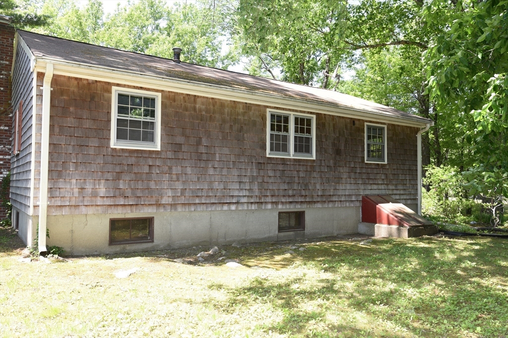 58 Carriage Road Hanson, MA 02341 - Photo 7 of 35