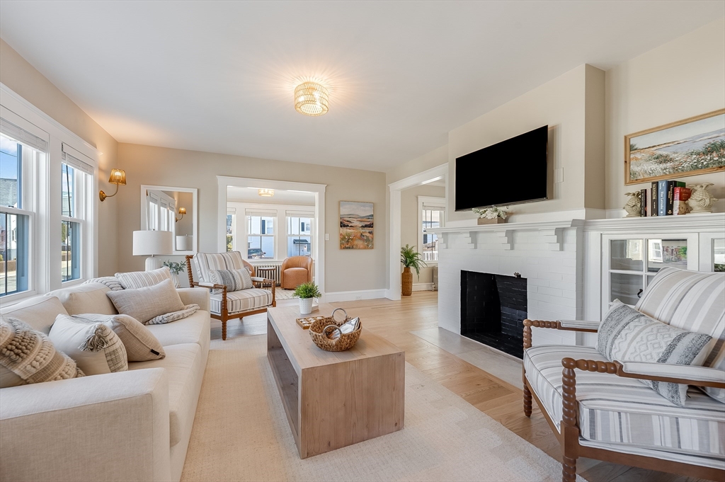 8 Riverside Avenue Gloucester, MA 01930 - Photo 3 of 32