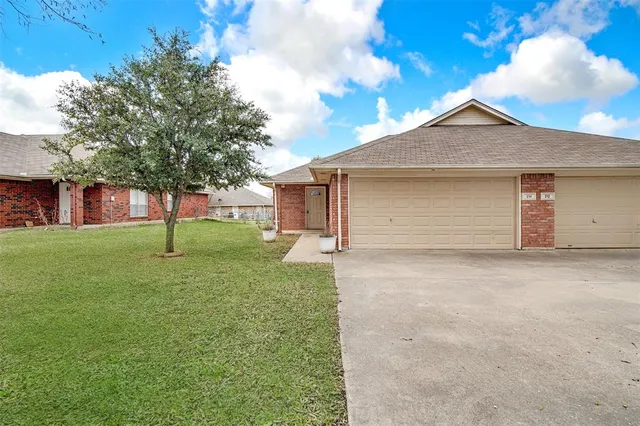 $1,495 | 214 Joshua Boulevard, Joshua, TX 76058