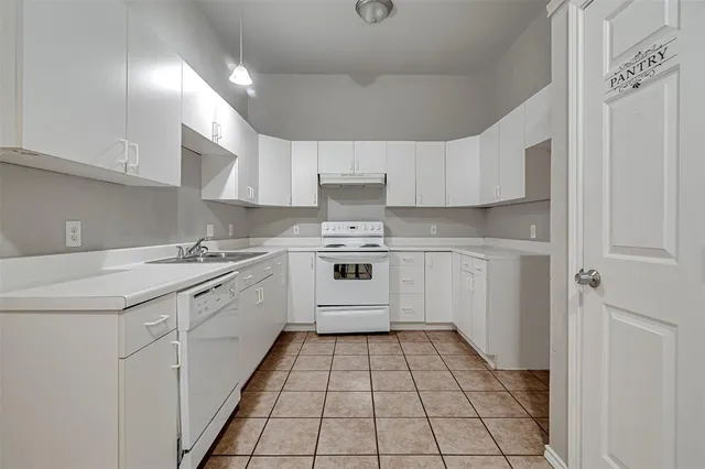 $1,495 | 214 Joshua Boulevard, Joshua, TX 76058