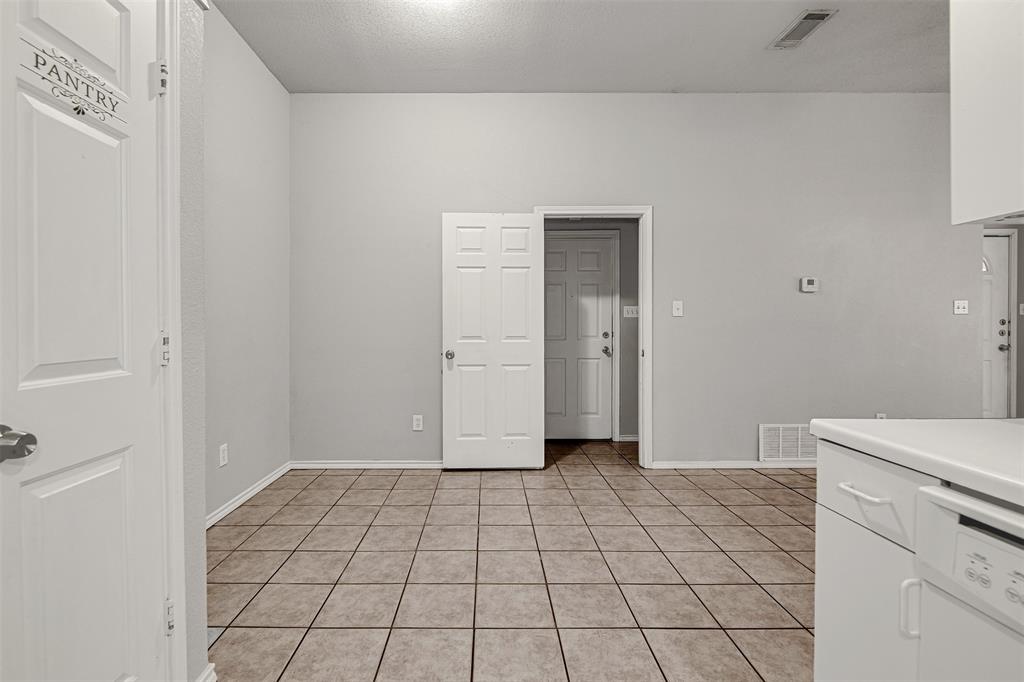 214 Joshua Boulevard Joshua, TX 76058 - Photo 9 of 17