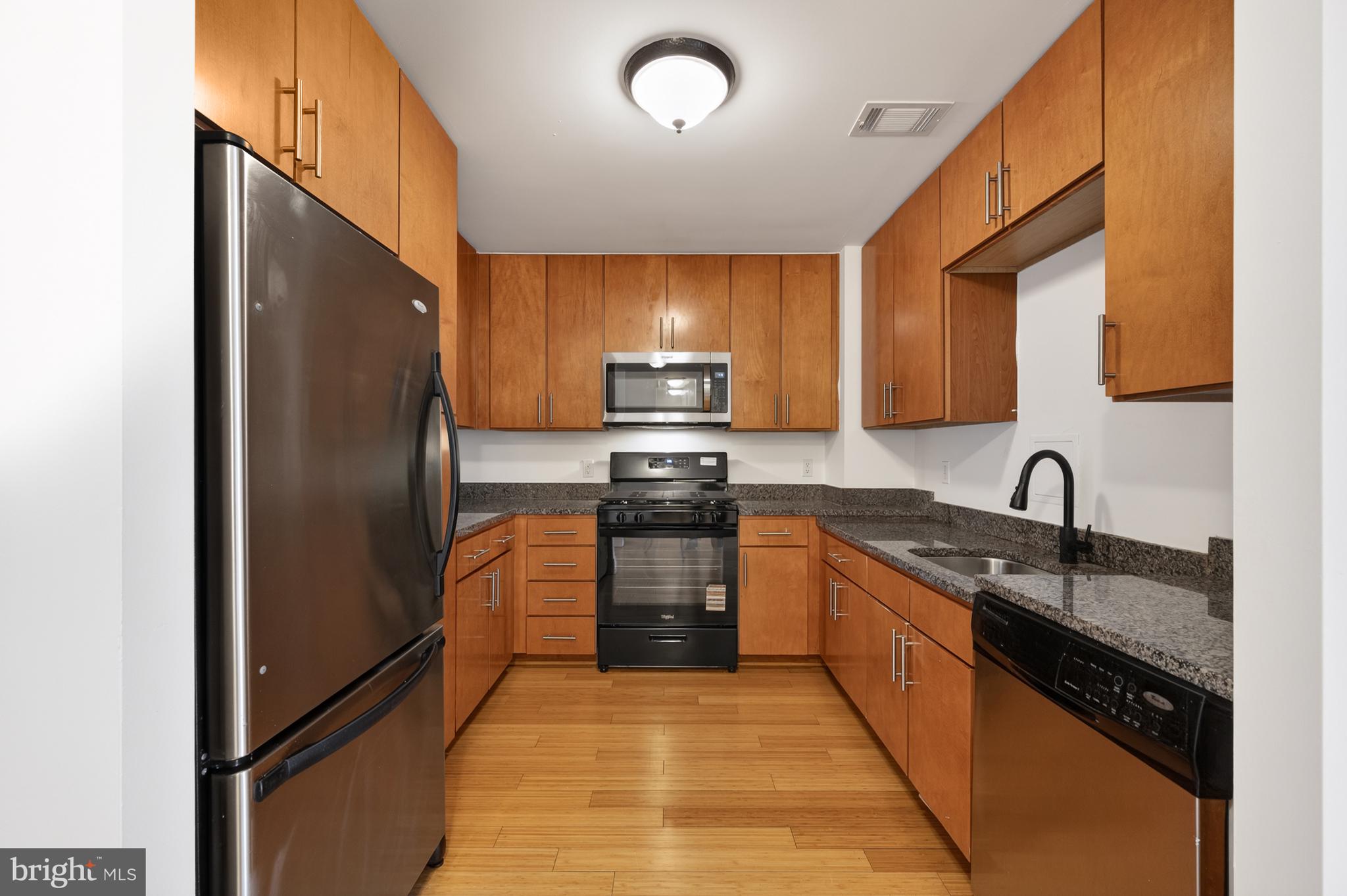 915 E Street Northwest, Unit 1214 Washington, DC 20004 - Photo 11 of 58