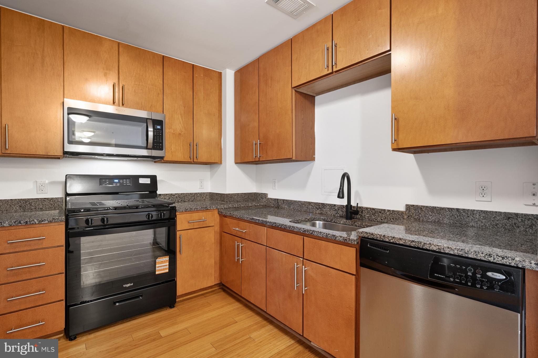 915 E Street Northwest, Unit 1214 Washington, DC 20004 - Photo 14 of 58