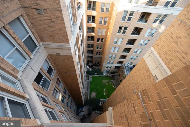 $385,000 | 915 E Street Northwest, Unit 1214, Washington, DC 20004