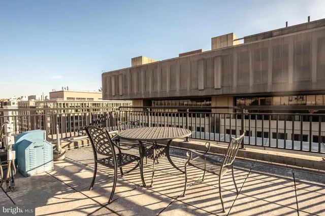 $385,000 | 915 E Street Northwest, Unit 1214, Washington, DC 20004