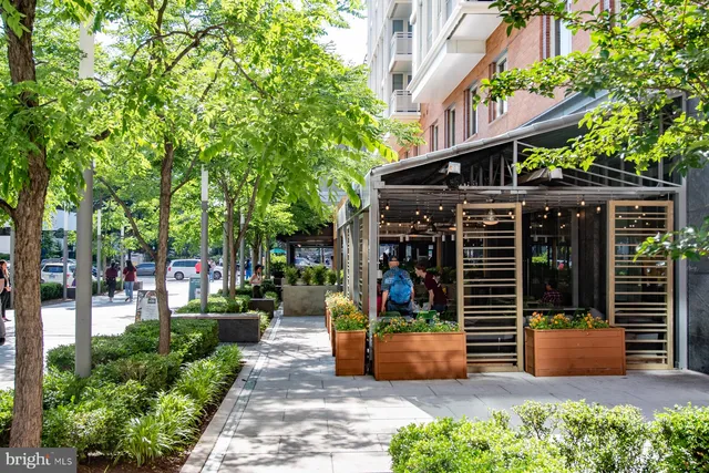 $385,000 | 915 E Street Northwest, Unit 1214, Washington, DC 20004