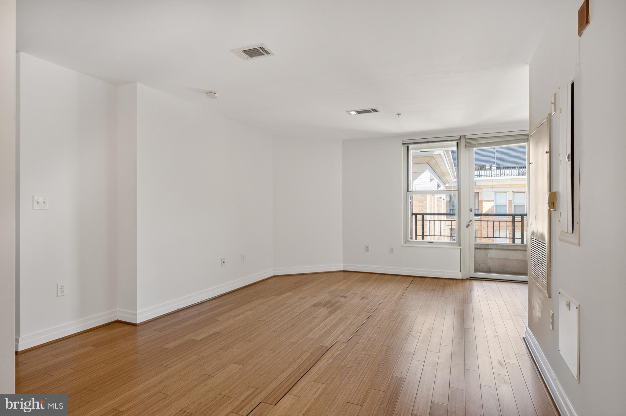 915 E Street Northwest, Unit 1214 Washington, DC 20004 - Photo 6 of 58