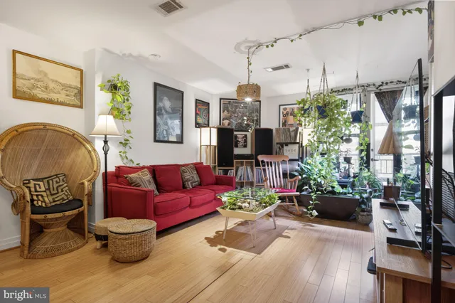 $385,000 | 915 E Street Northwest, Unit 1214, Washington, DC 20004