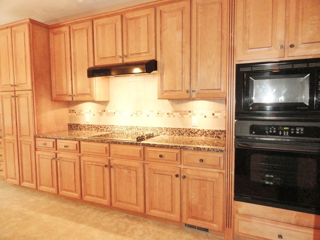 65 Chapin Road Holden, MA 01520 - Photo 4 of 27 Gallery Image 4