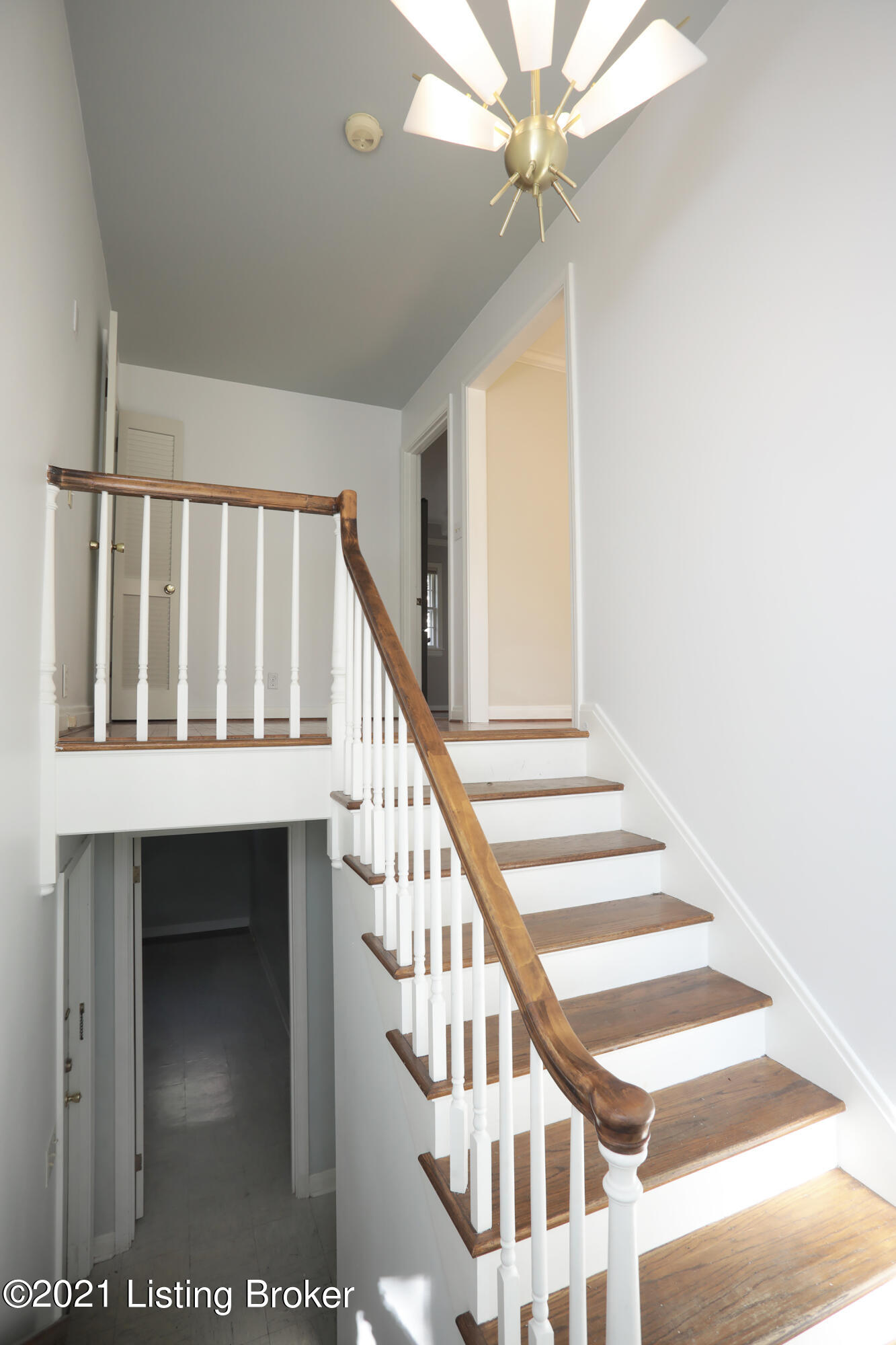 812 Alden Road Louisville, KY 40207 - Photo 26 of 40 Stairs to lower level