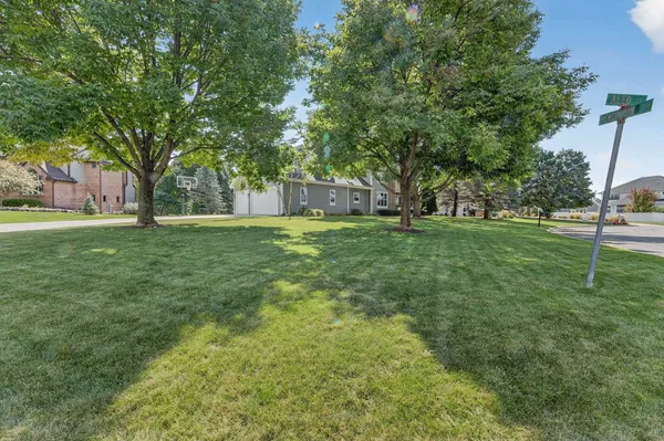 $1,100,000 | 5885 Persimmon Drive, Fitchburg, WI 53711