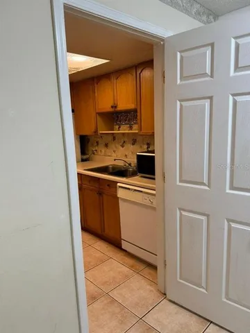 $155,000 | 700 East Airport Boulevard, Unit B7, Sanford, FL 32773