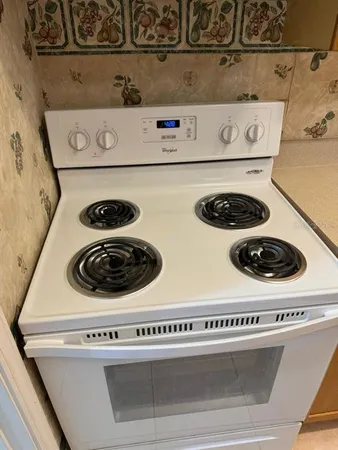 $155,000 | 700 East Airport Boulevard, Unit B7, Sanford, FL 32773