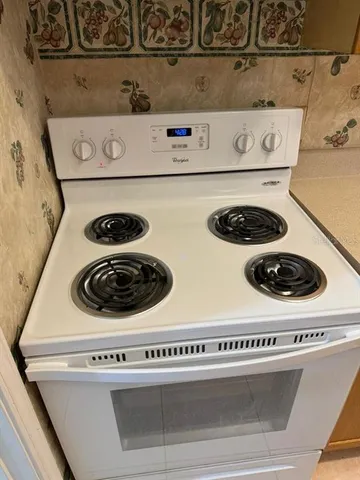 $155,000 | 700 East Airport Boulevard, Unit B7, Sanford, FL 32773