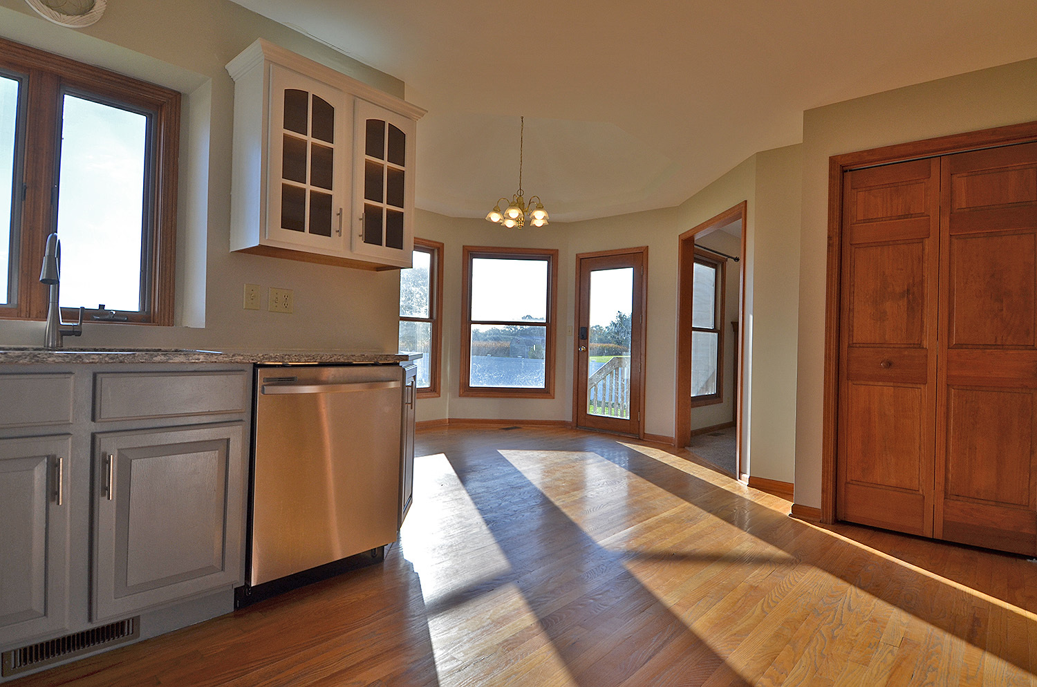 3618 East 1769th Road Ottawa, IL 61350 - Photo 11 of 36 a view of entryway and hall with wooden floor