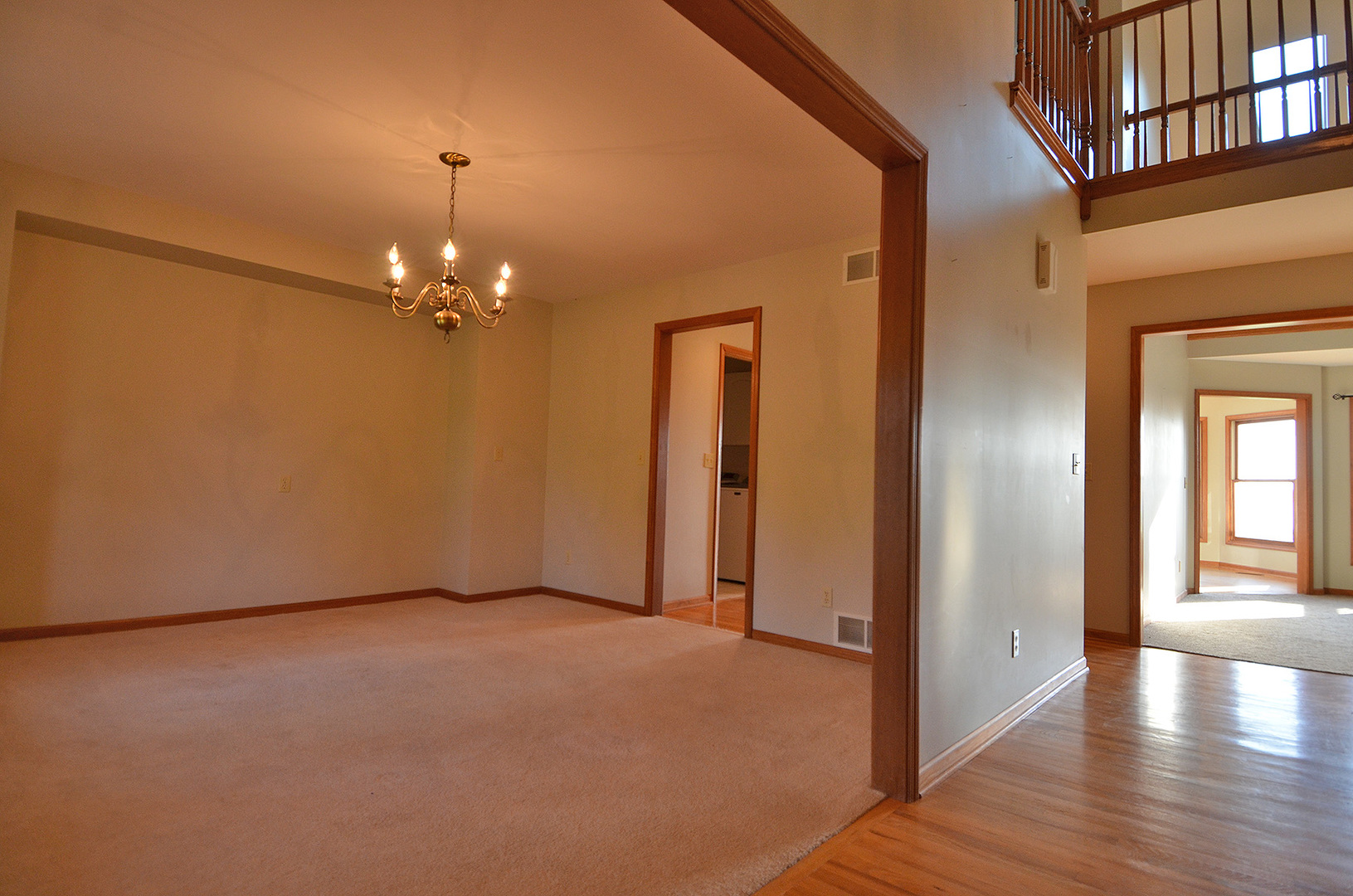 3618 East 1769th Road Ottawa, IL 61350 - Photo 13 of 36 a view of a livingroom with a hall