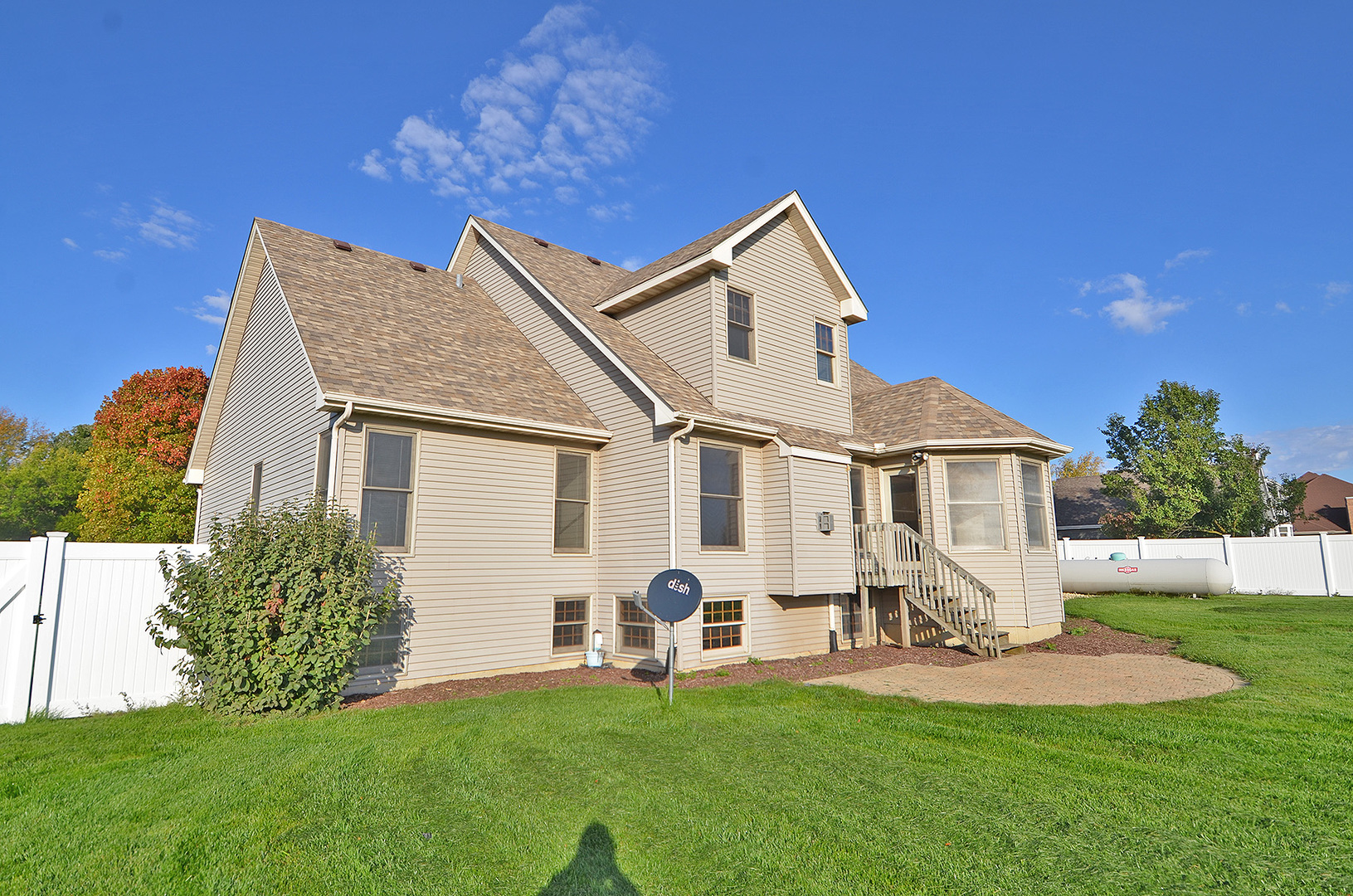 3618 East 1769th Road Ottawa, IL 61350 - Photo 36 of 36 a front view of a house with a yard and garage