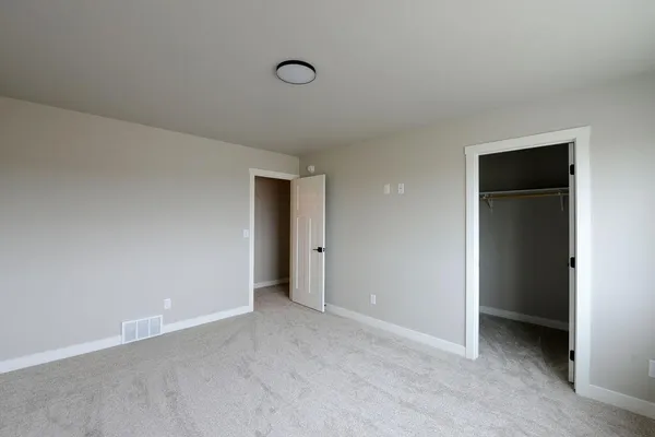 $599,900 | 6914 3rd Street Northwest, Moorhead, MN 56560