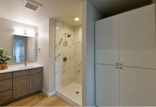 $599,900 | 6914 3rd Street Northwest, Moorhead, MN 56560