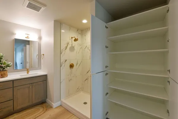 $599,900 | 6914 3rd Street Northwest, Moorhead, MN 56560